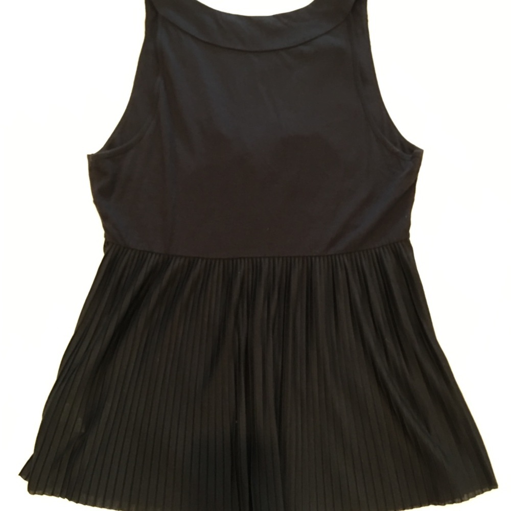 DKNY Jeans Black Knit Sleeveless Top w/Sequence - Picture 3 of 3